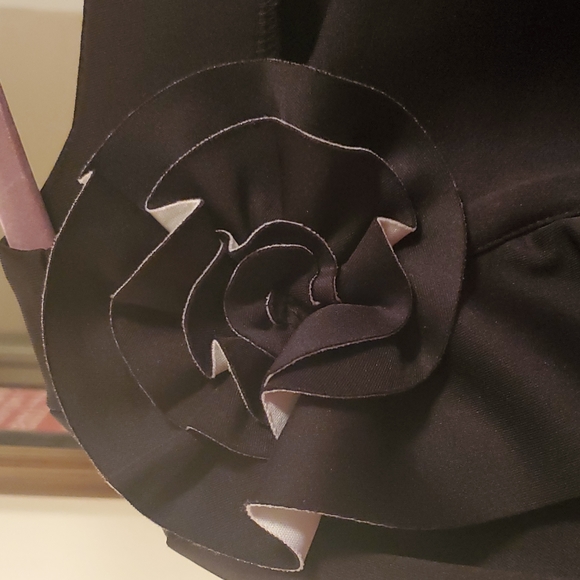 Rosette Ruffle Peplum Top - Picture 4 of 8